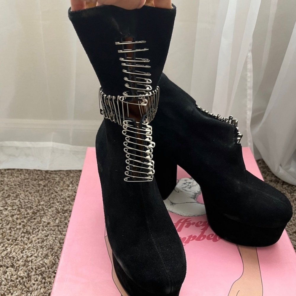 Jeffrey Campbell - Limited Edition